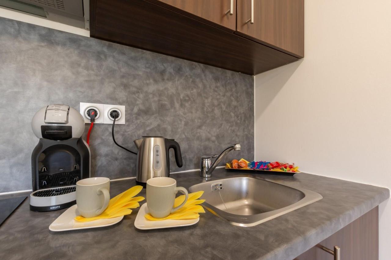 La Modern Room - Disneyland - Parking Монтеврен Экстерьер фото